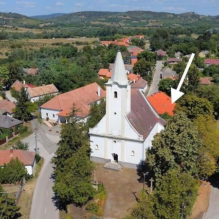 Parokia Apartman Es Coworking A Balaton Mellett Kaptalantoti Dış mekan fotoğraf
